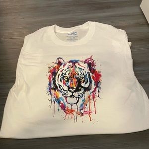 Tiger Graphic Tee NWT‼️BOGO‼️